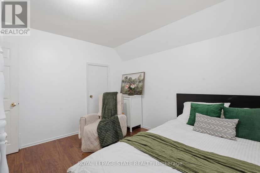 126 Niagara Street — photo 23 of 40