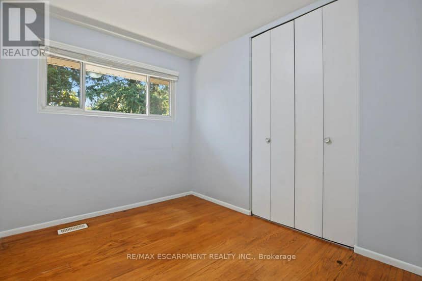 15 Carwyn Crescent — photo 17 of 40