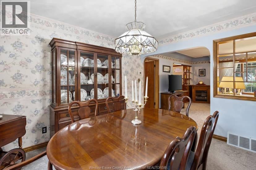 247 ERIE STREET South — photo 10 of 29