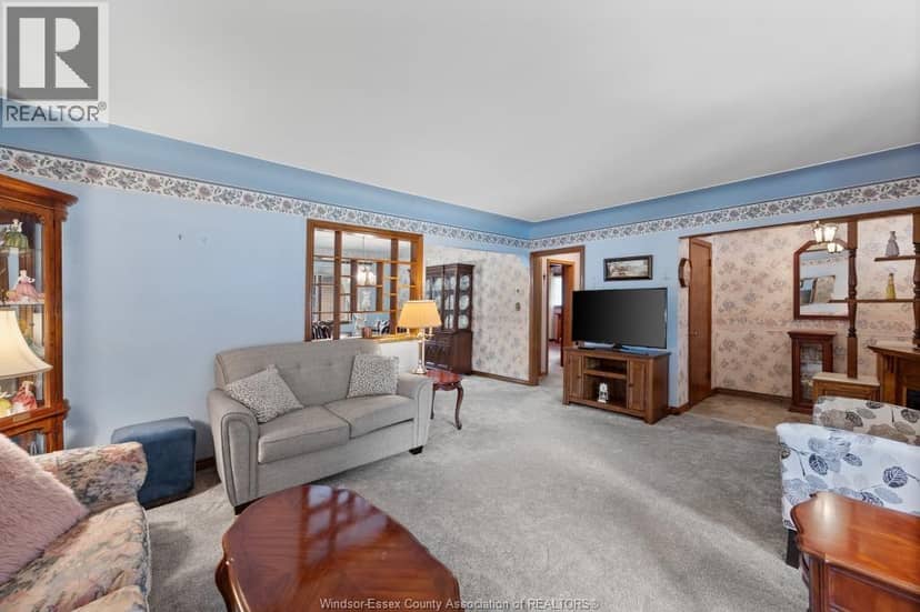 247 ERIE STREET South — photo 9 of 29