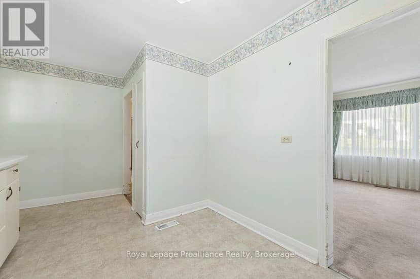 47 Bay Drive — photo 17 of 40
