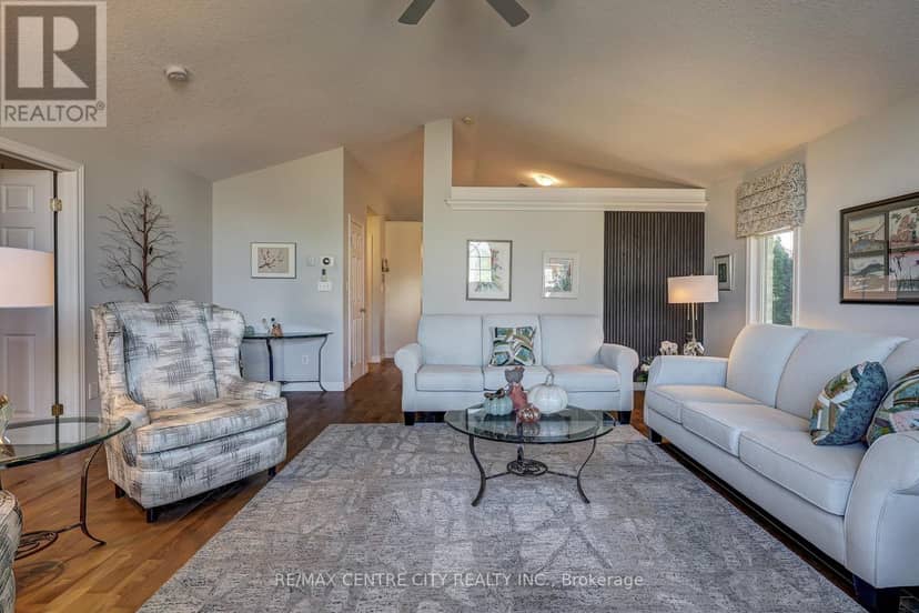 8 - 20 Windemere Place — photo 24 of 40