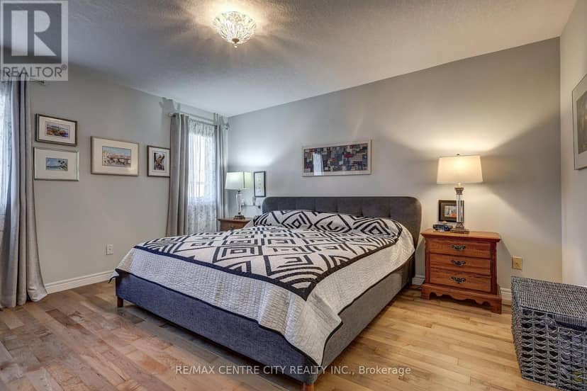 8 - 20 Windemere Place — photo 27 of 40