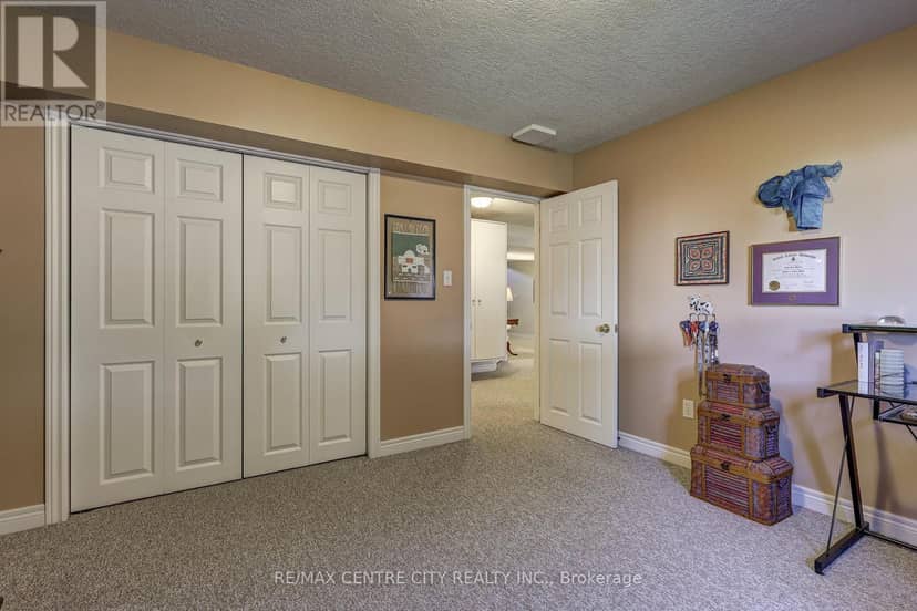 8 - 20 Windemere Place — photo 38 of 40