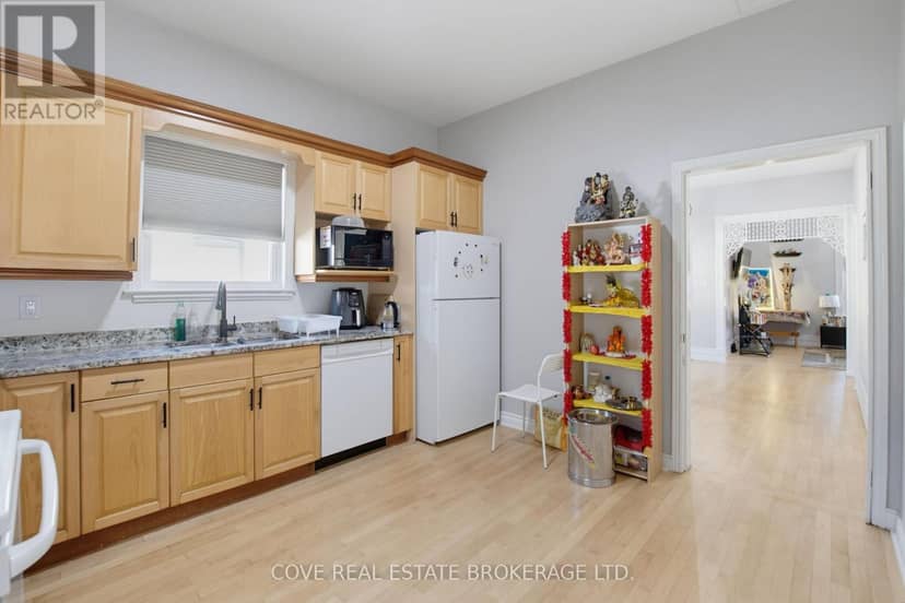 143 Mamelon Street — photo 12 of 29