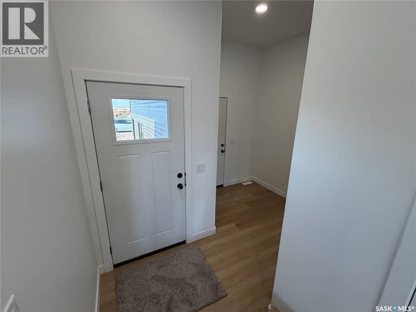 110 Lakewood DRIVE — photo 7 of 40