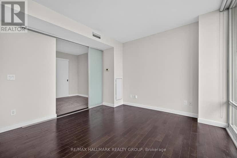 1001 - 201 Parkdale Avenue — photo 9 of 29