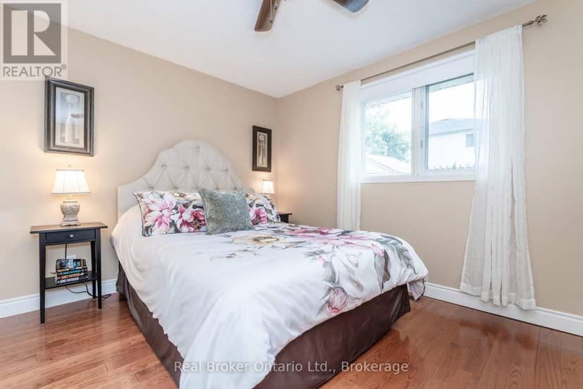 15 Neelands Street — photo 11 of 31