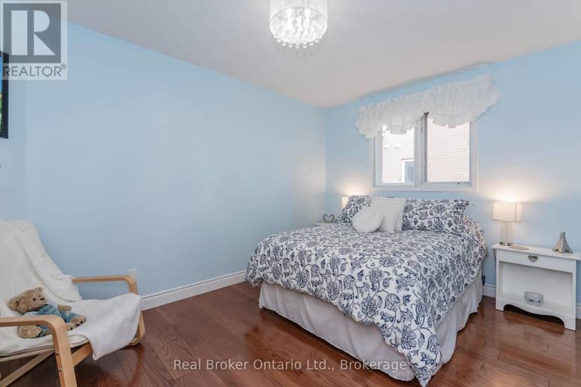 15 Neelands Street — photo 12 of 31