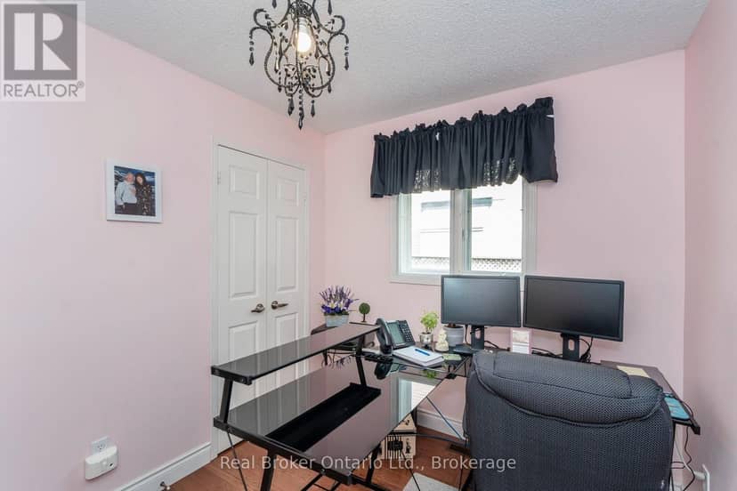 15 Neelands Street — photo 13 of 31