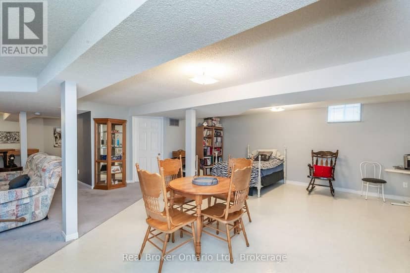 15 Neelands Street — photo 19 of 31