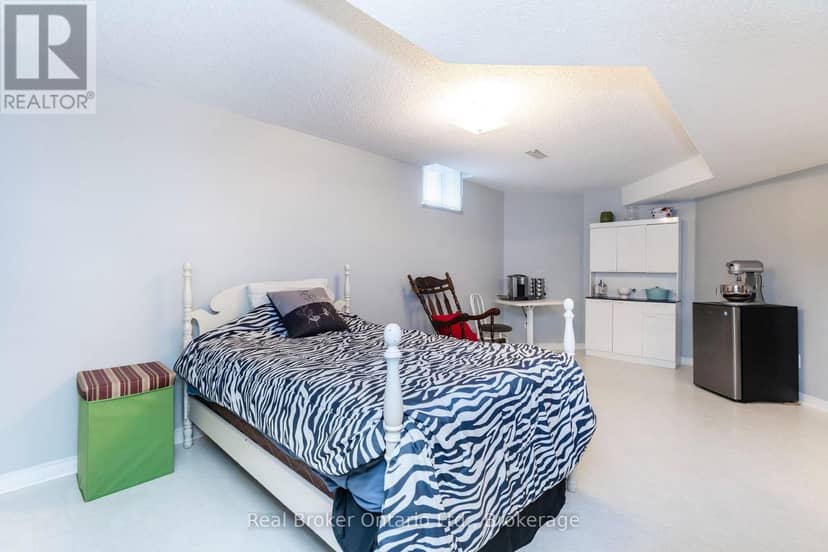 15 Neelands Street — photo 20 of 31