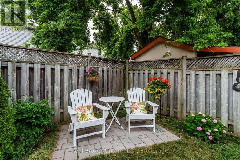 15 Neelands Street — photo 26 of 31