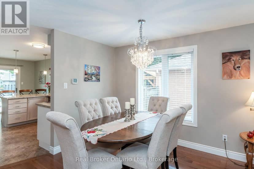 15 Neelands Street, Barrie, photo 6