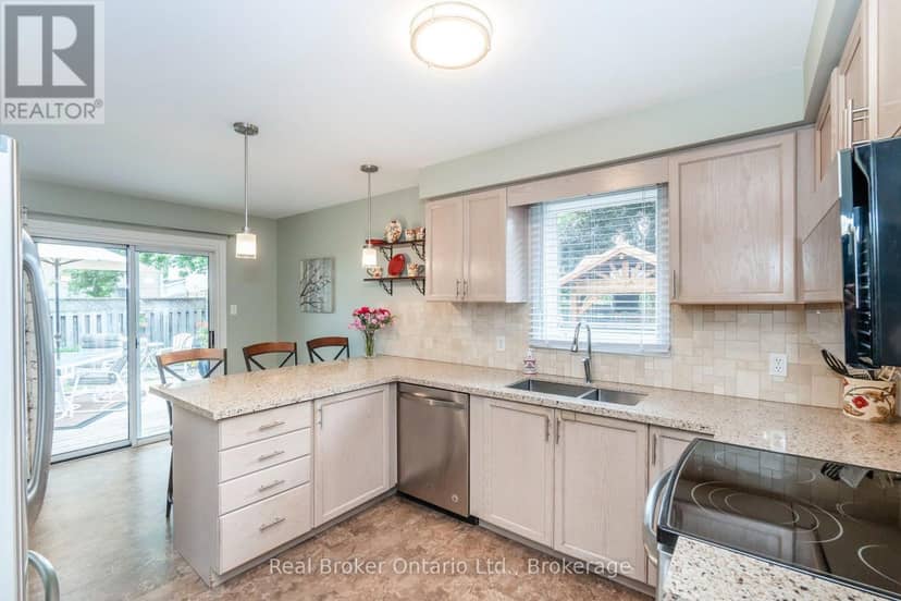 15 Neelands Street — photo 9 of 31