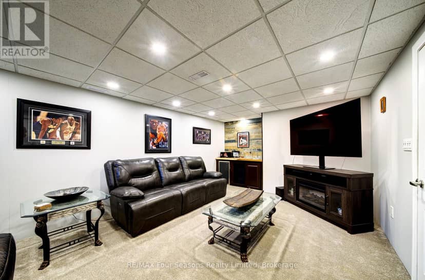 17 Collship Lane — photo 40 of 40