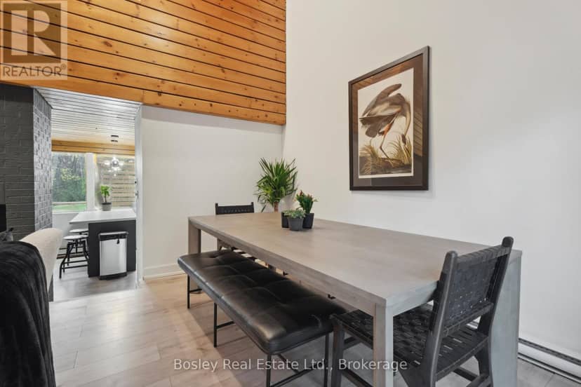 101 St Moritz Crescent — photo 15 of 31