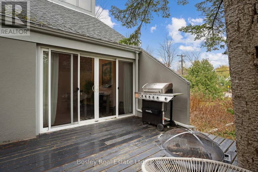 101 St Moritz Crescent — photo 4 of 31