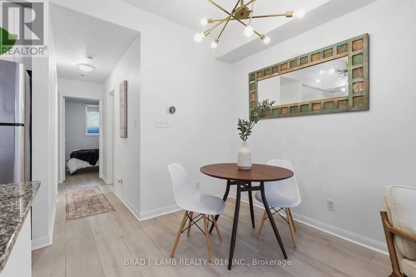 29 - 80 Carr Street — photo 6 of 19