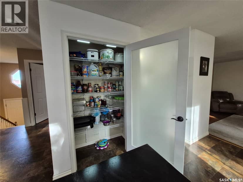 280 Hayes DRIVE — photo 13 of 40