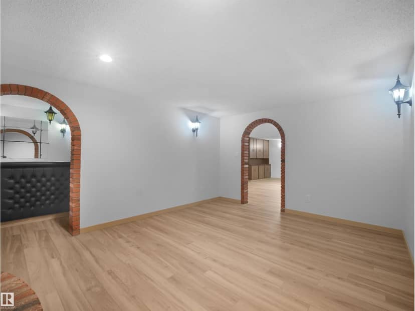 10307 135 AV NW — photo 37 of 40