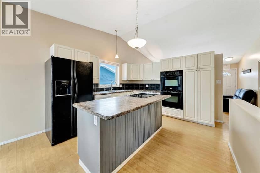 207 3rd Avenue E — photo 8 of 40