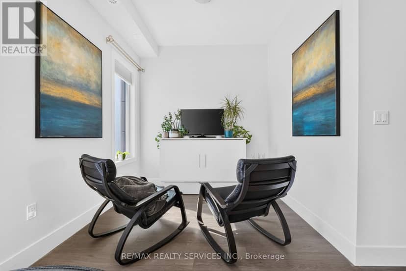 3878 Major Mackenzie Drive — photo 27 of 40
