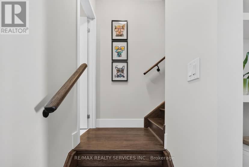 3878 Major Mackenzie Drive — photo 33 of 40