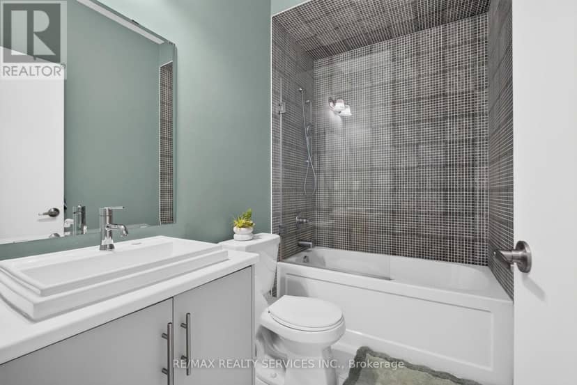 3878 Major Mackenzie Drive — photo 39 of 40