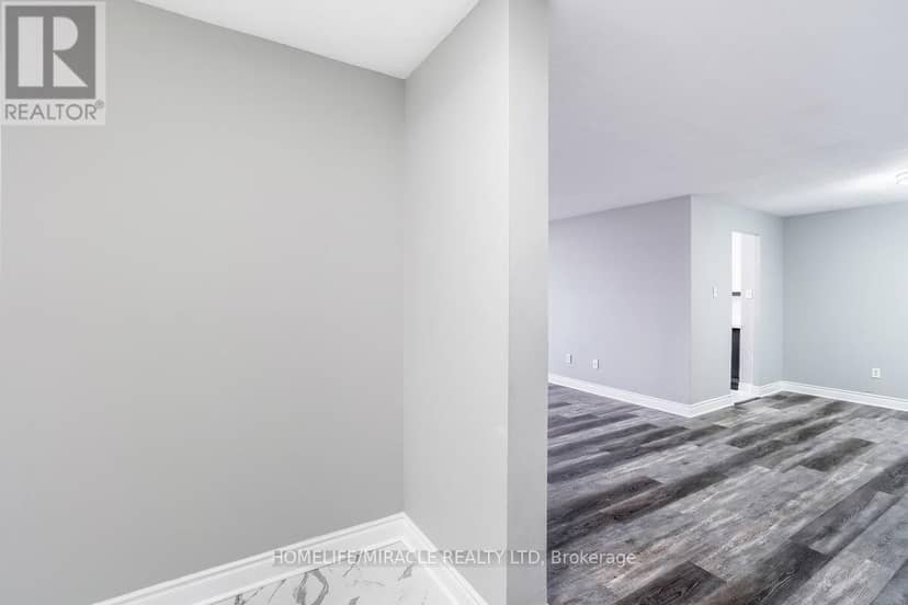 1703 - 15 Kensington Road — photo 8 of 36