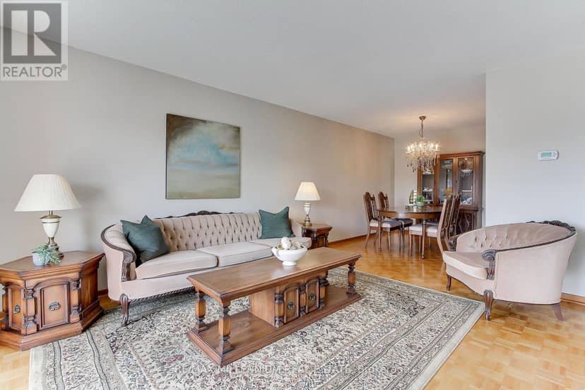 7431 Sigsbee Drive, Mississauga, photo 5