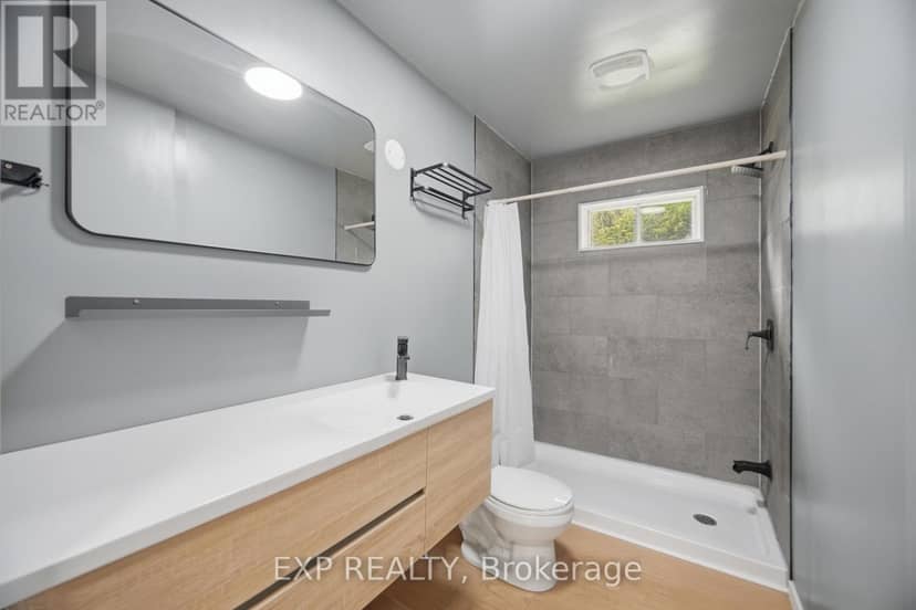 32 Maple Avenue E — photo 18 of 40