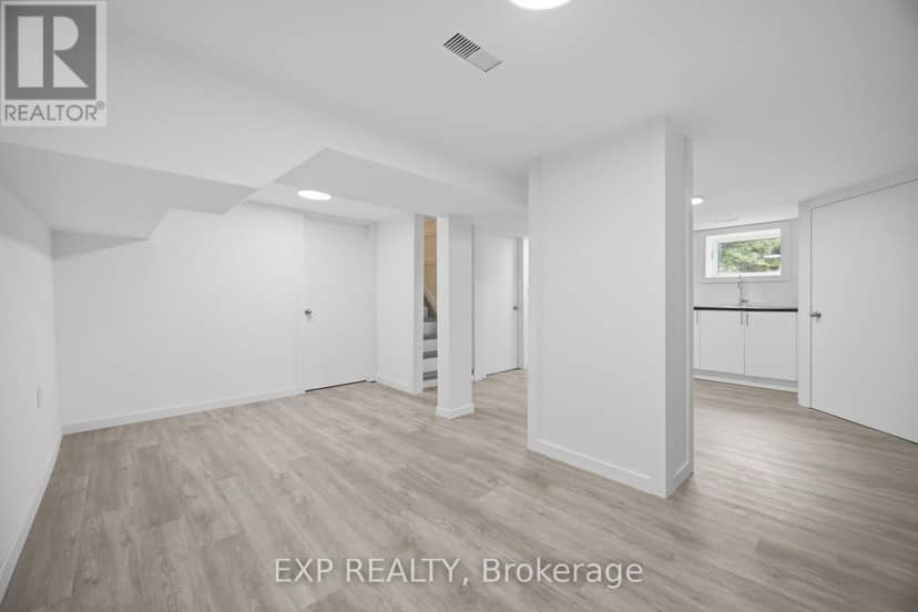 32 Maple Avenue E — photo 27 of 40
