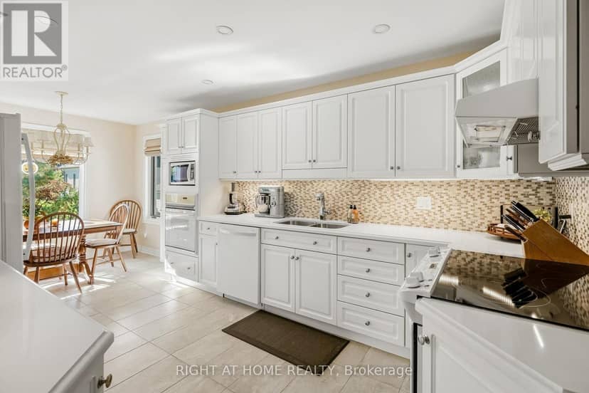 618 Victoria Street — photo 11 of 39