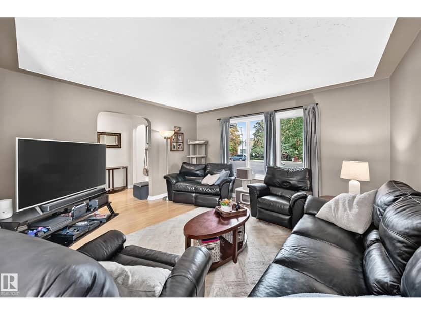 11524 133 ST NW — photo 9 of 40