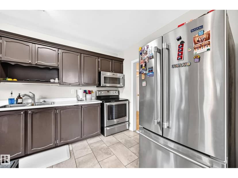 11524 133 ST NW — photo 19 of 40