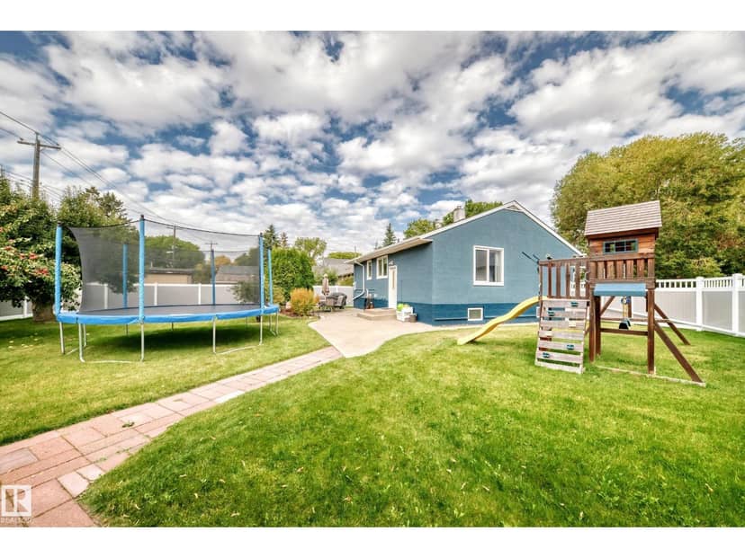 11524 133 ST NW — photo 37 of 40