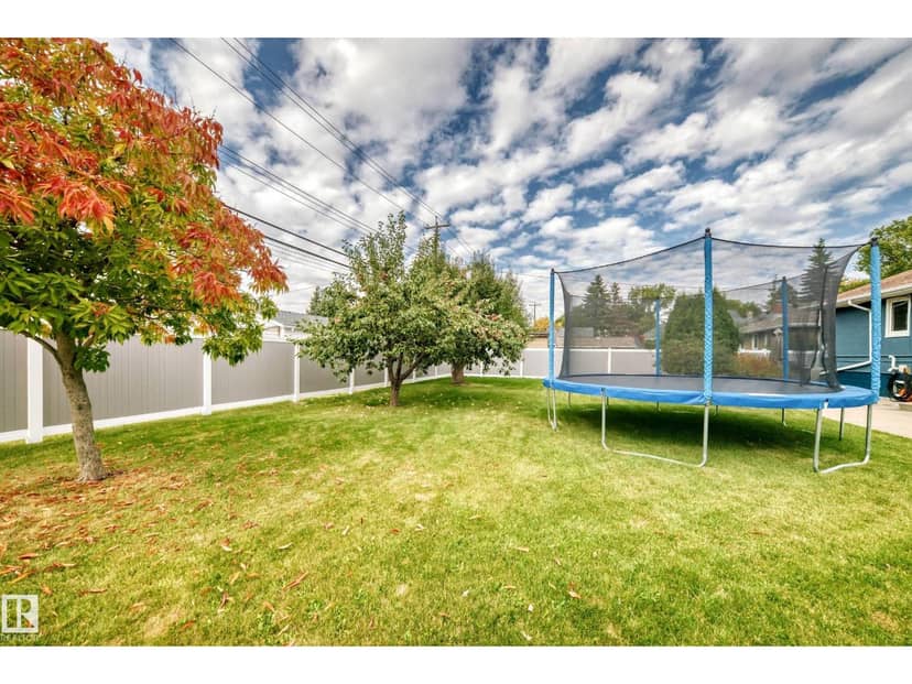 11524 133 ST NW — photo 35 of 40