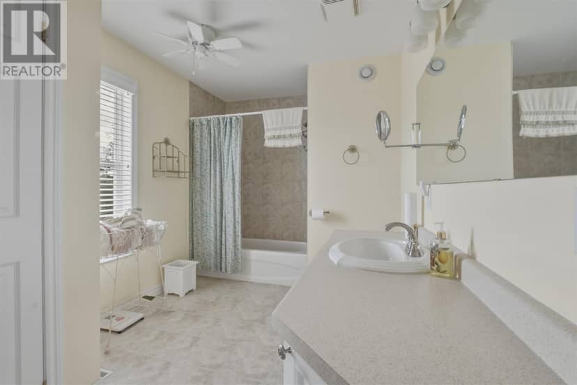 2129 Centre Line RD — photo 18 of 40