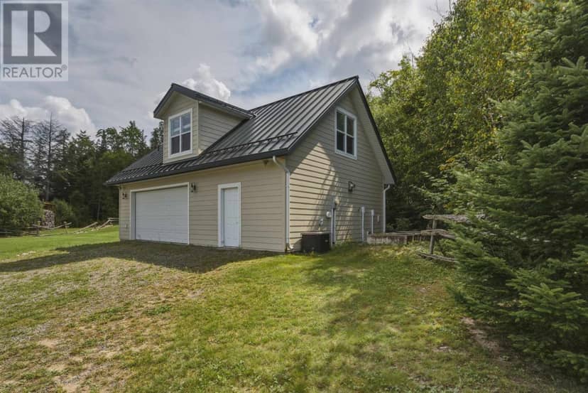 2129 Centre Line RD — photo 19 of 40