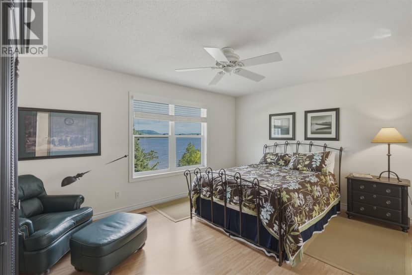 2129 Centre Line RD — photo 13 of 40