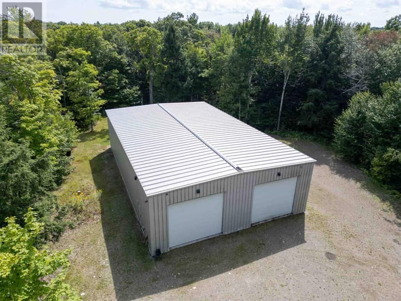 2129 Centre Line RD — photo 32 of 40