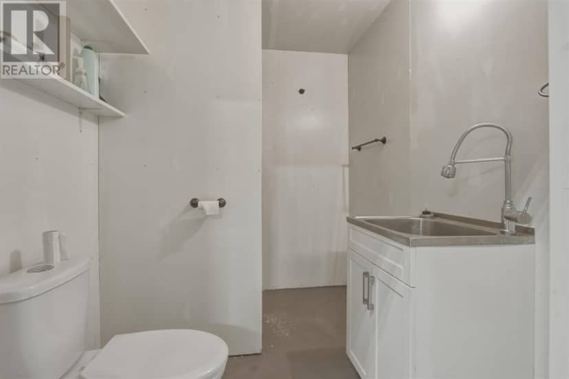 2129 Centre Line RD — photo 38 of 40
