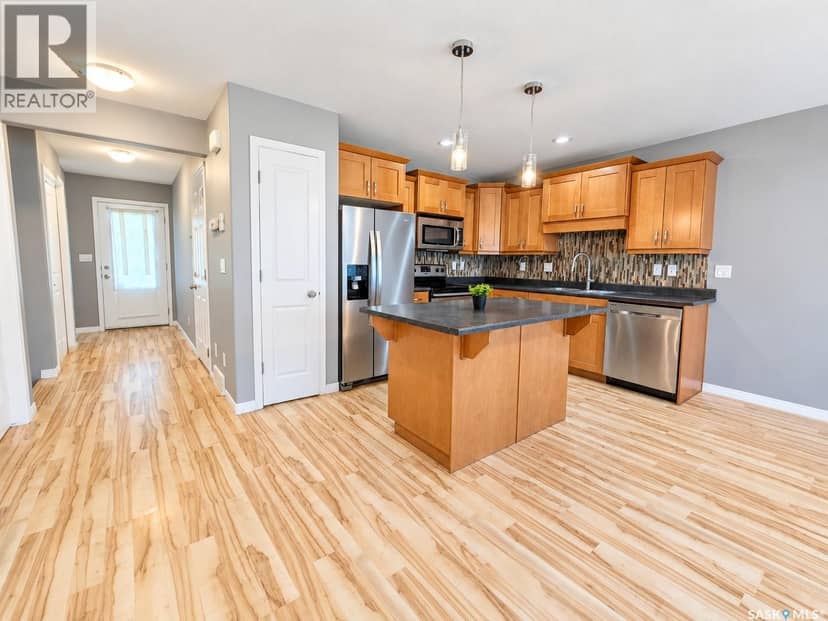 25 547 East Hampton BOULEVARD — photo 8 of 26