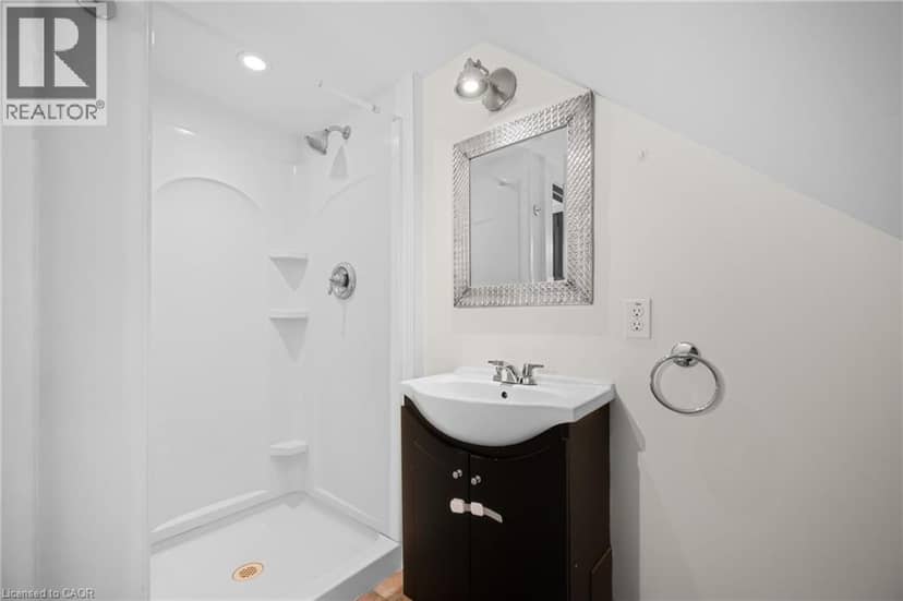 458 WOOLWICH Street — photo 29 of 36