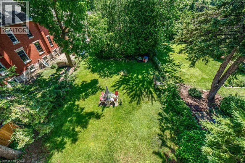 458 WOOLWICH Street — photo 31 of 36