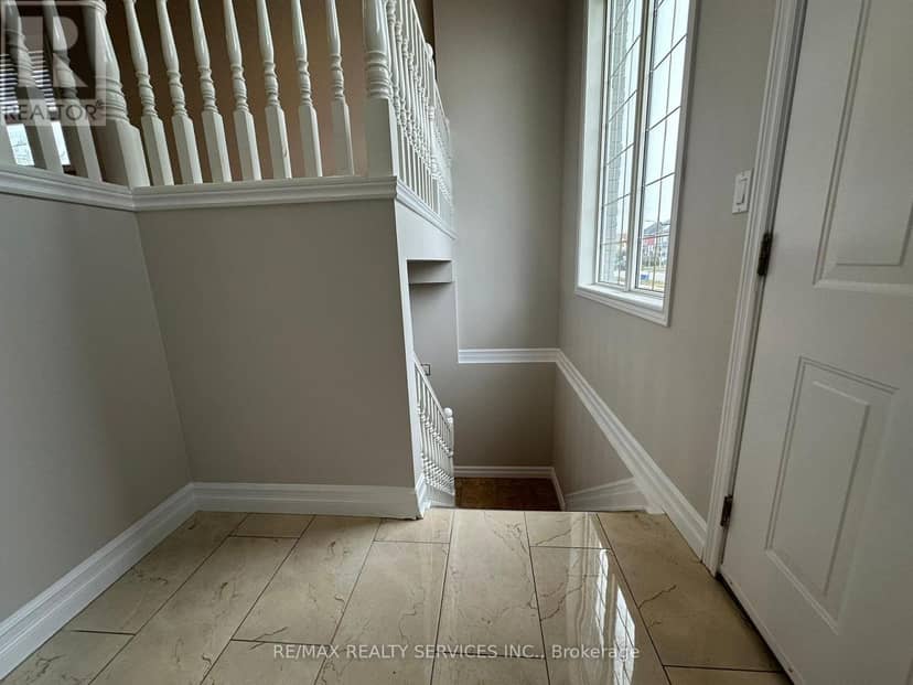 975 Albert Road — photo 12 of 20