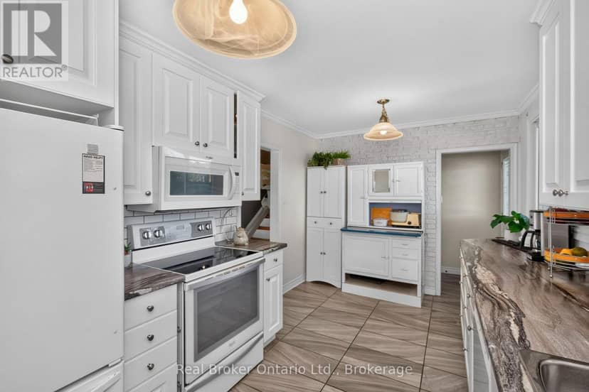 413 Cornell Drive — photo 5 of 29