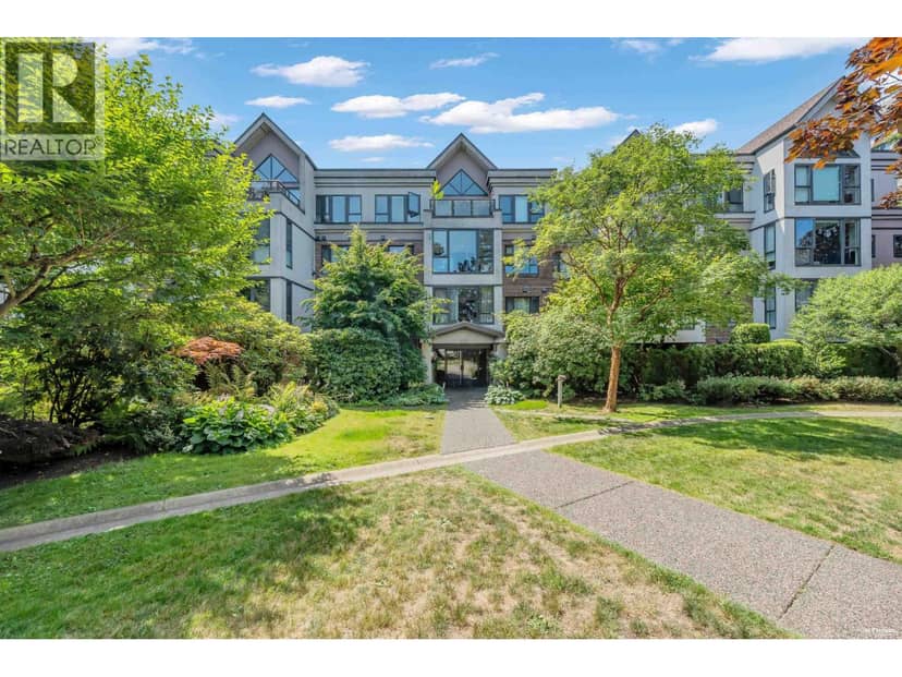 210 175 E 10TH STREET, North Vancouver