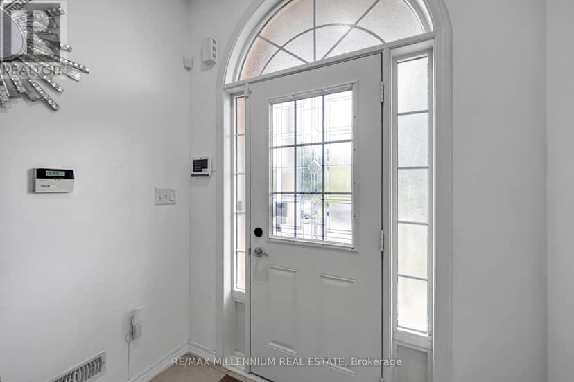 39 Decker Hollow Circle, Brampton, photo 3